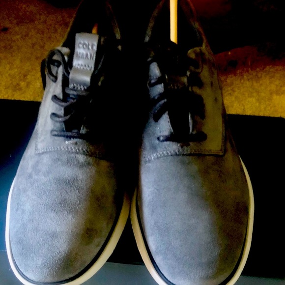 COLE HAAN - Picture 2 of 4